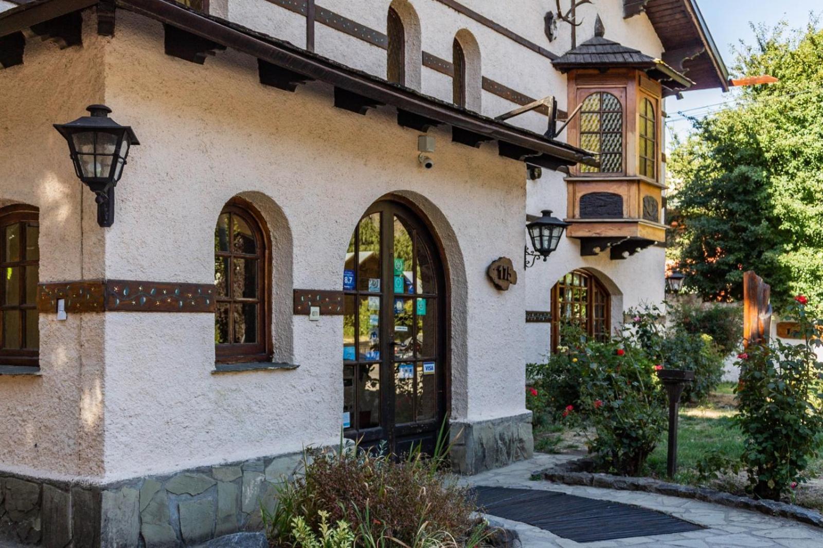 Hosteria La Posta Del Cazador San Martín de los Andes Dış mekan fotoğraf