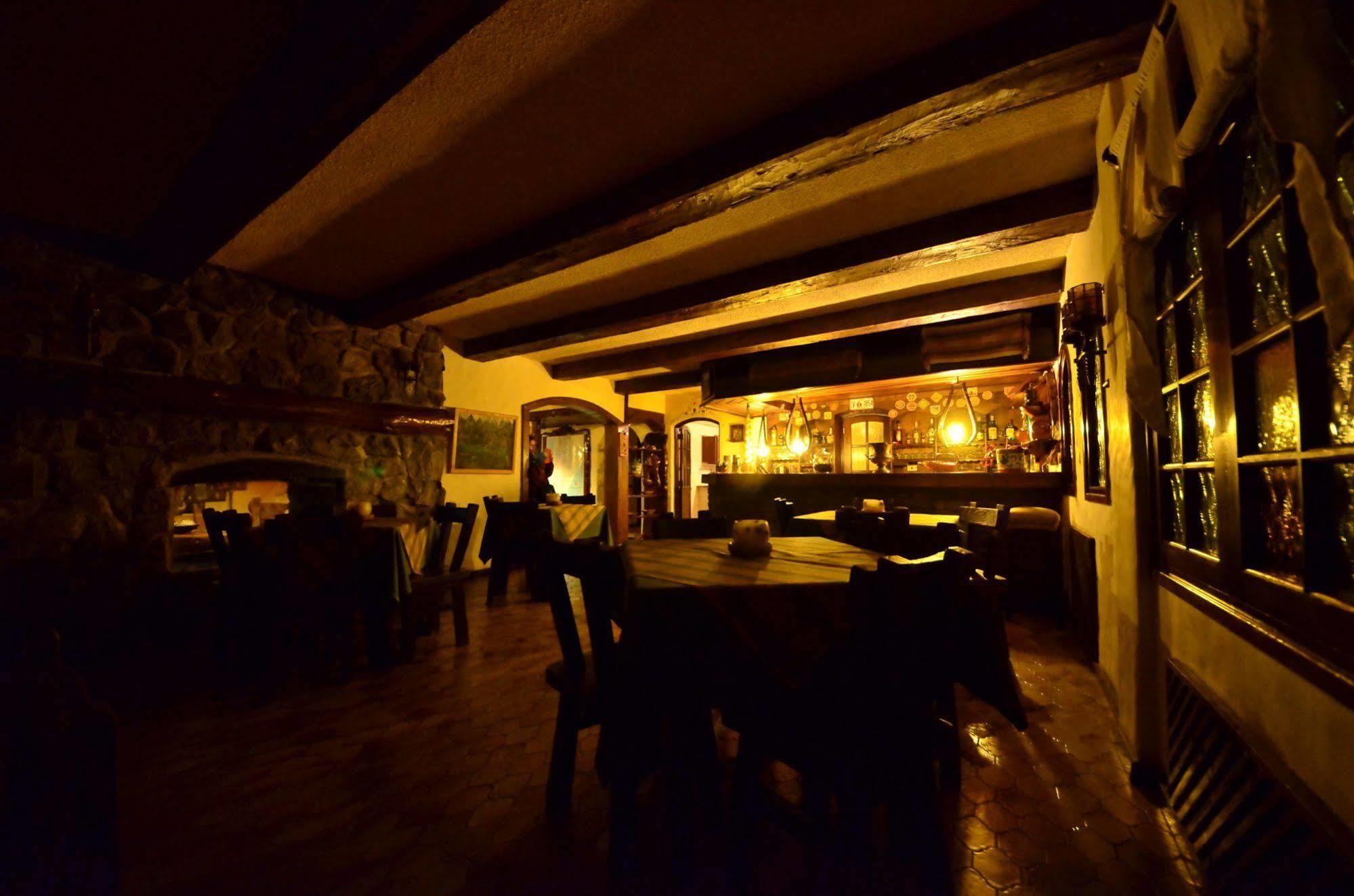 Hosteria La Posta Del Cazador San Martín de los Andes Dış mekan fotoğraf
